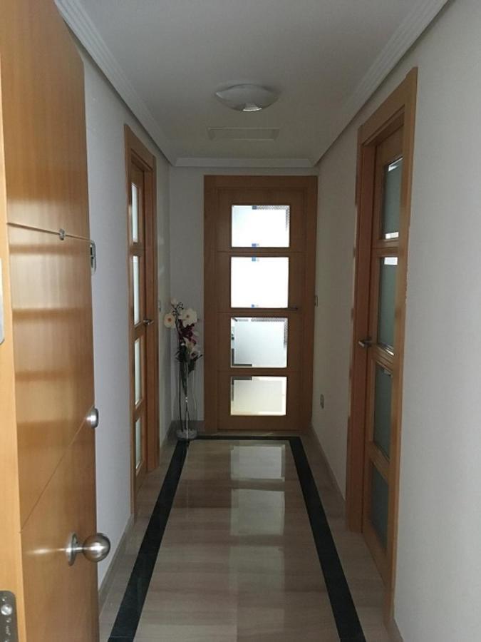 Apartamento Piso Frente Al Mar Primera Linea De Playa En Con Parking Gratuito Málaga